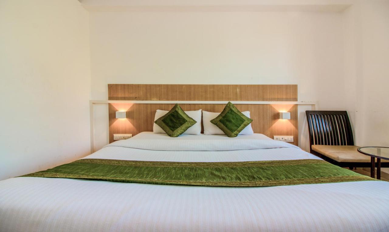 Treebo Trend Golden Nest Hotell Thane Exteriör bild