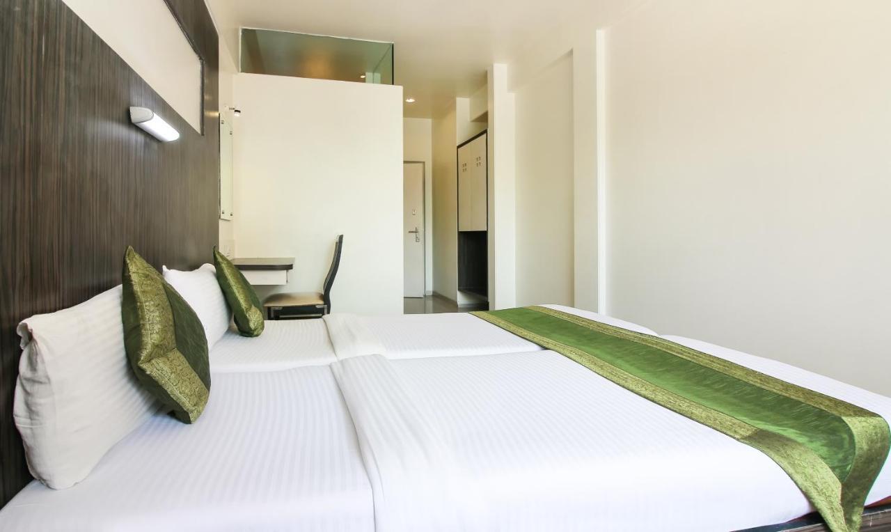 Treebo Trend Golden Nest Hotell Thane Exteriör bild