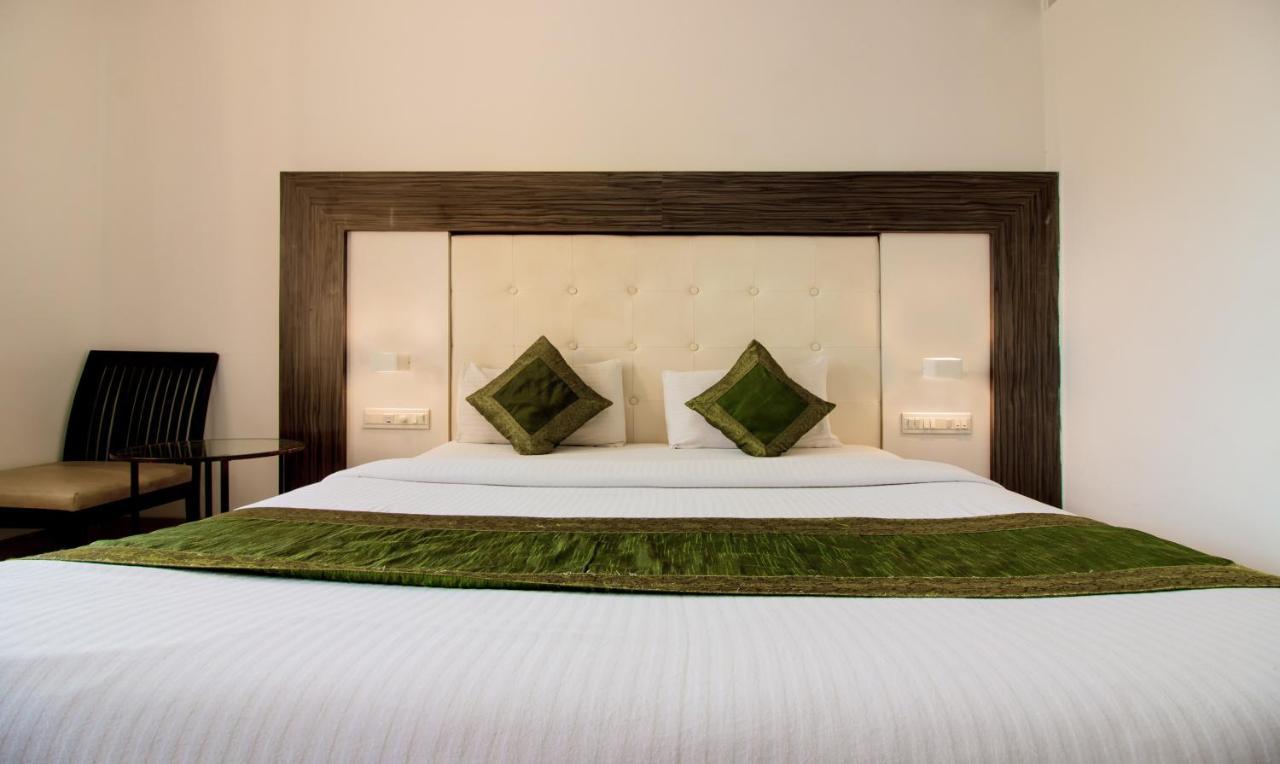 Treebo Trend Golden Nest Hotell Thane Exteriör bild