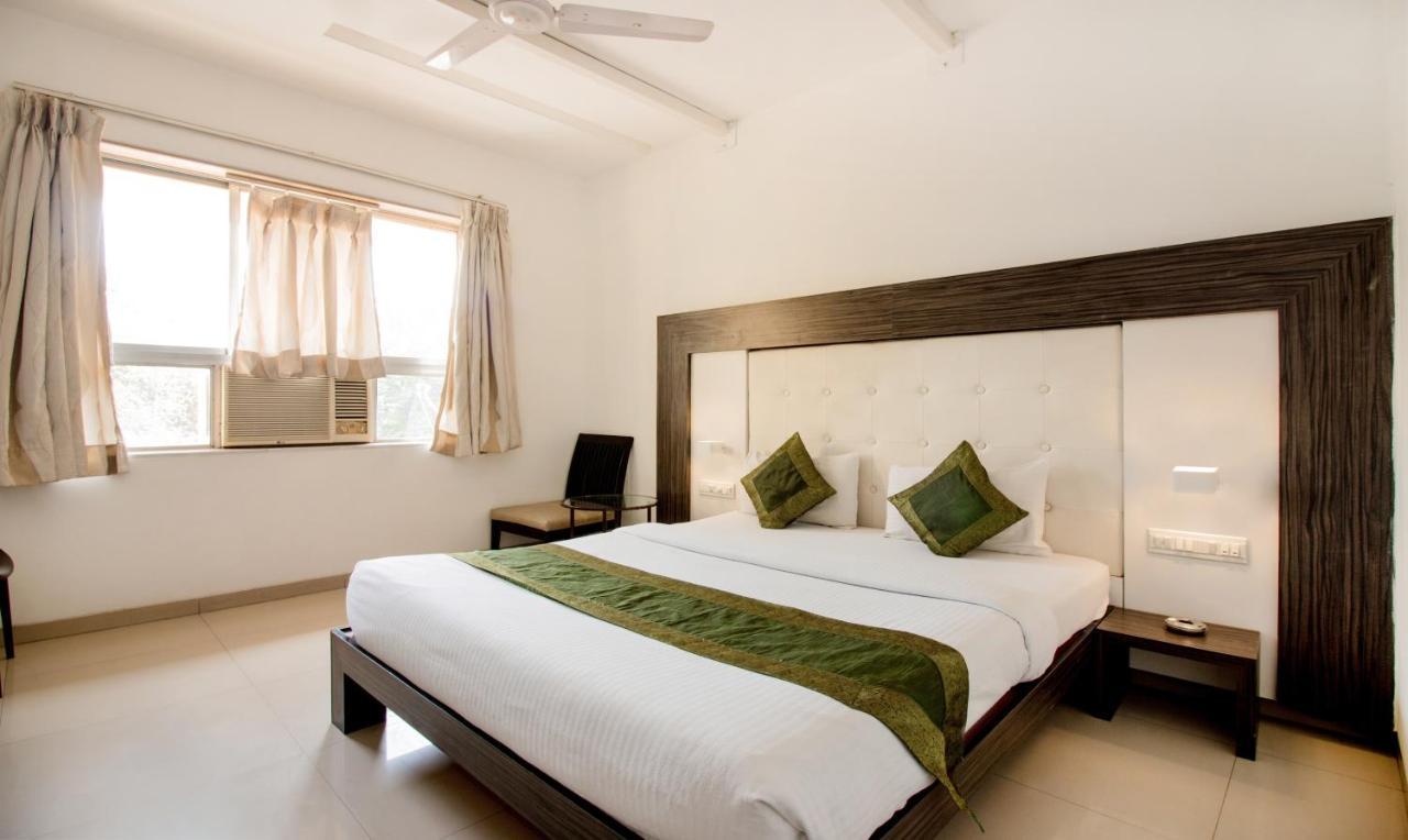 Treebo Trend Golden Nest Hotell Thane Exteriör bild