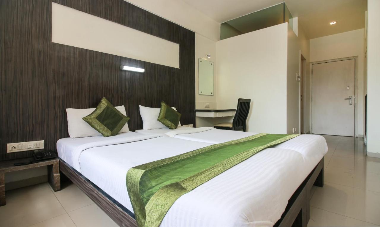 Treebo Trend Golden Nest Hotell Thane Exteriör bild